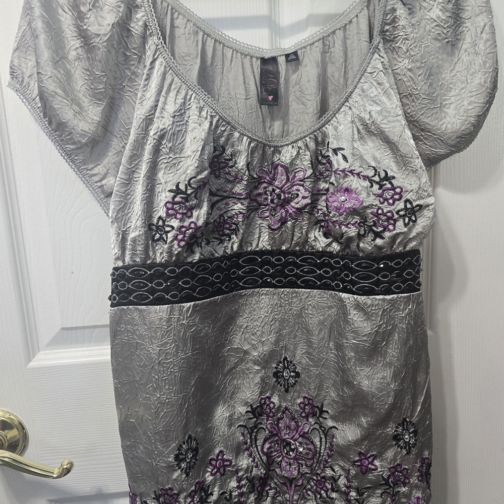 Halo Embellished Silver and Purple Puff Sleeve Blouse (a28)